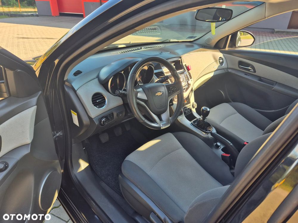 Chevrolet Cruze 1.6 - 15