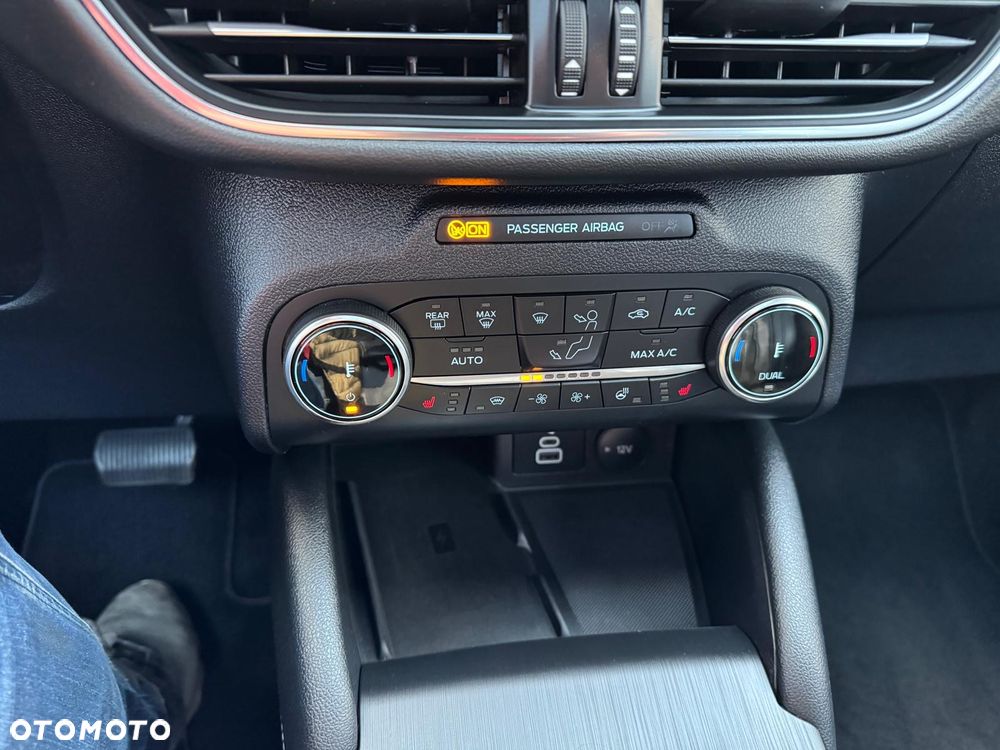 Ford Kuga 2.5P PHEV FWD Vignale - 24