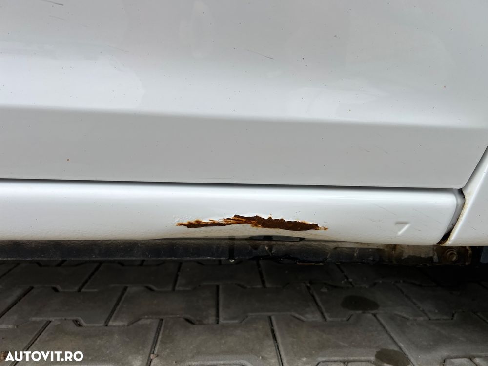 Dacia Sandero 1.5 75CP Laureate - 11