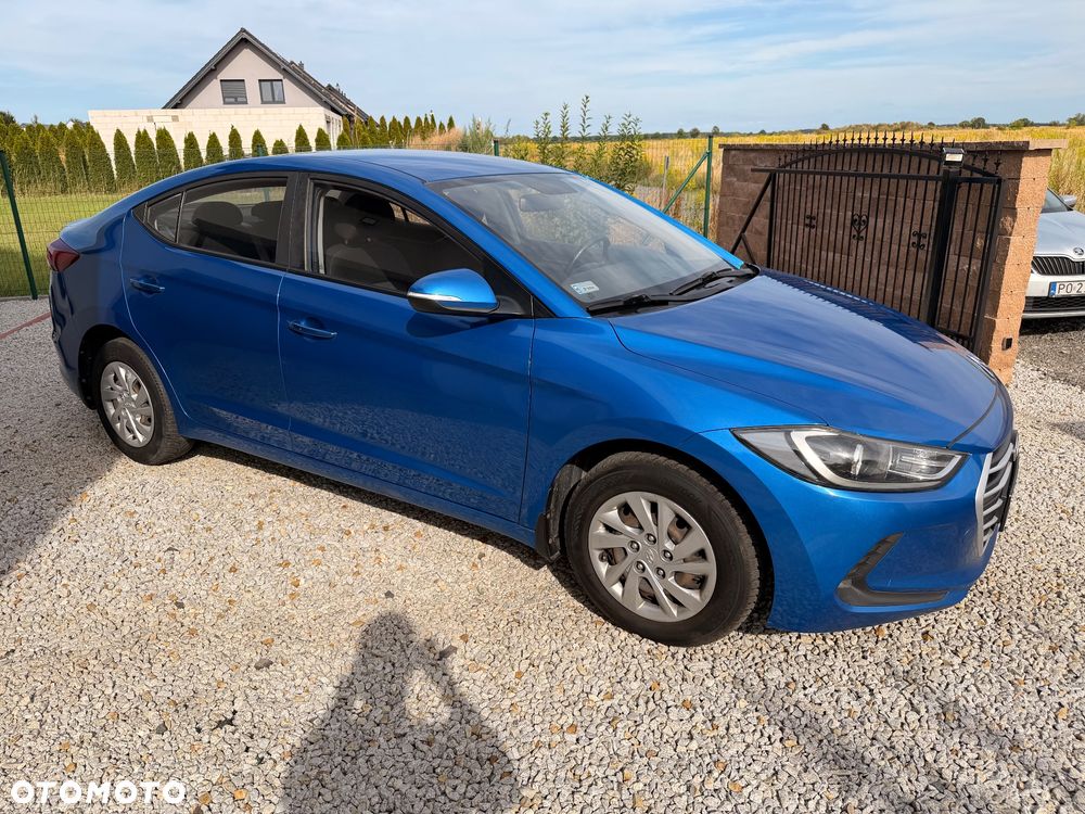 Hyundai Elantra 1.6 CRDi Comfort - 3