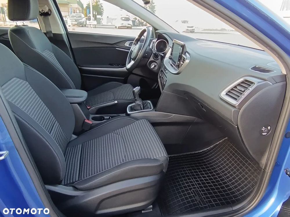 Kia Ceed 1.5 T-GDI M - 19