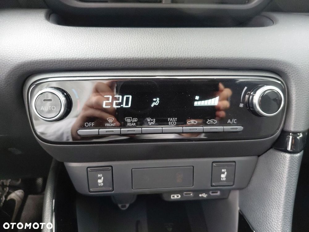 Toyota Yaris Hybrid 1.5 Style - 25