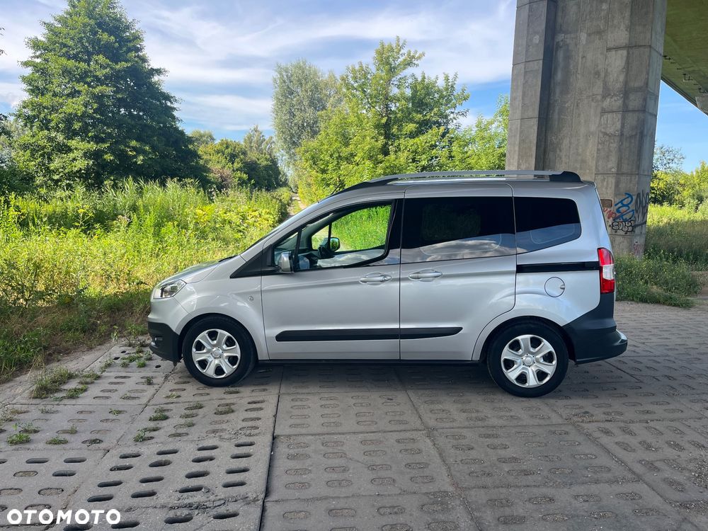 Ford Transit courier - 24