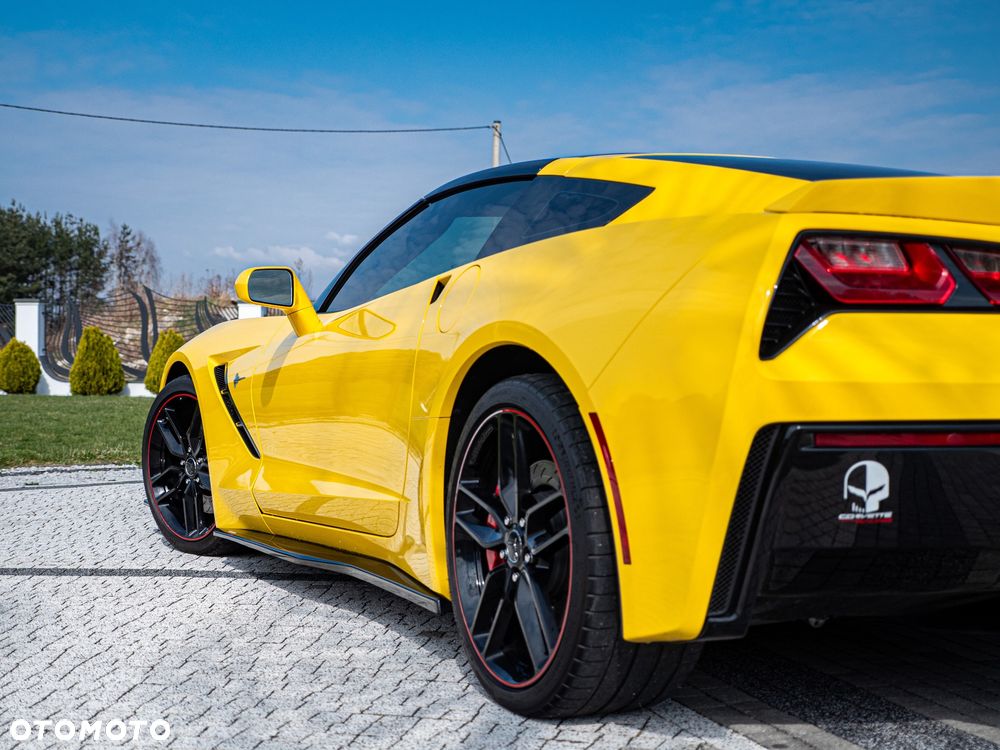 Chevrolet Corvette - 16