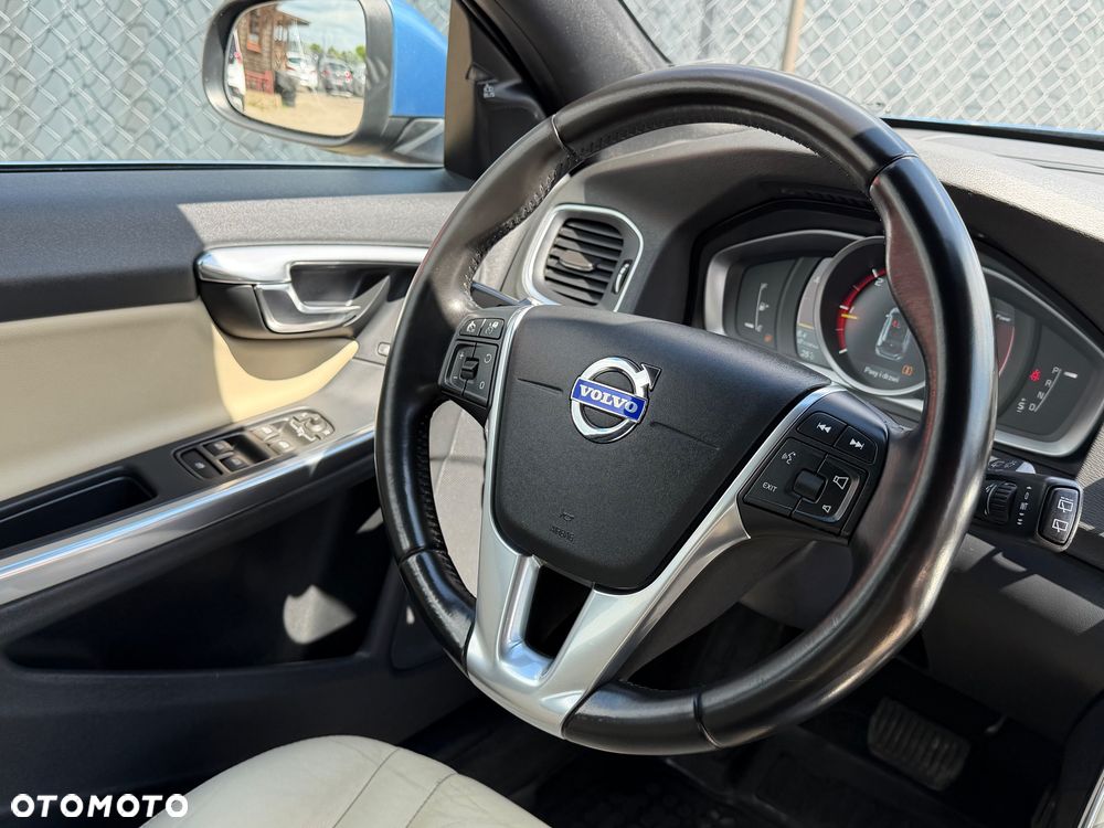 Volvo V60 D4 Drive-E Momentum - 21