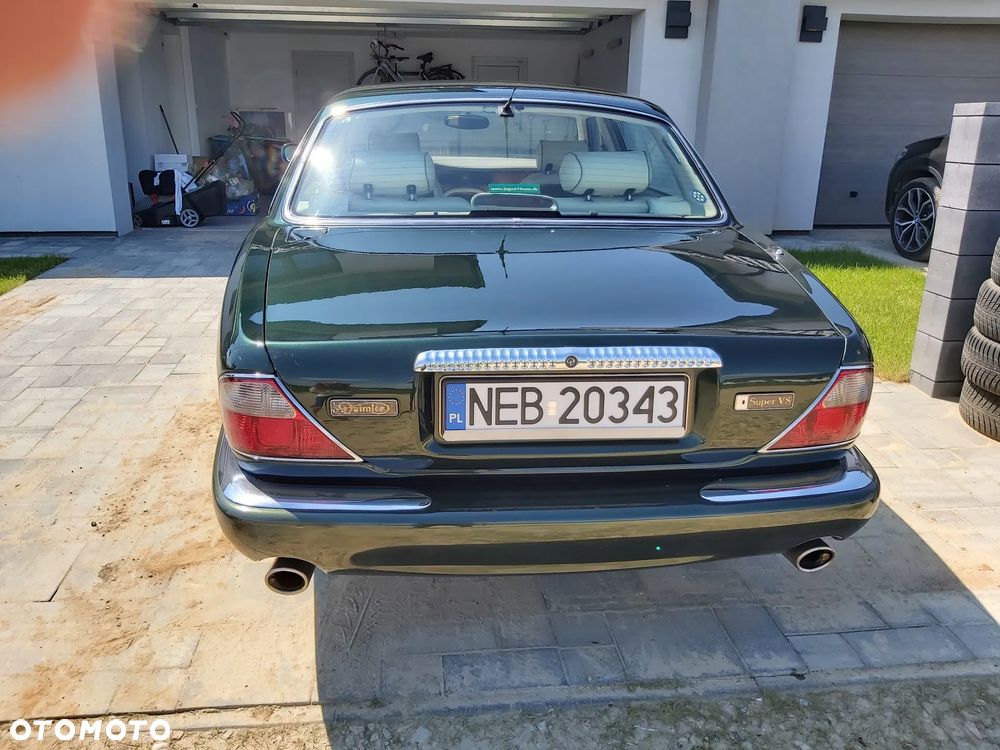 Jaguar Daimler S8 - 12