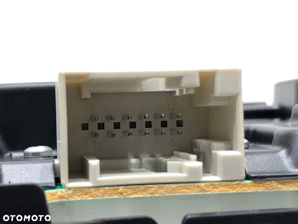 LICZNIK  OPEL VECTRA C GTS (Z02) 2002 - 2009 2.2 DGi (F68) 114 kW [155 KM] benzyna 2003 - 2008 - 4