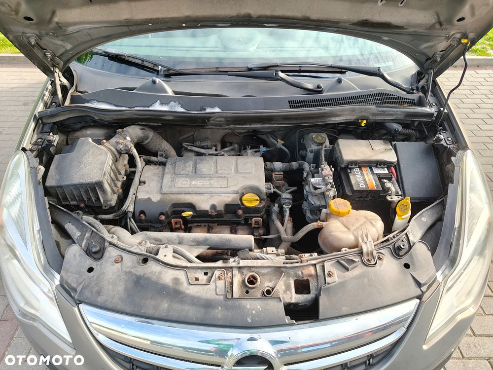 Opel Corsa 1.2 16V Essentia - 10