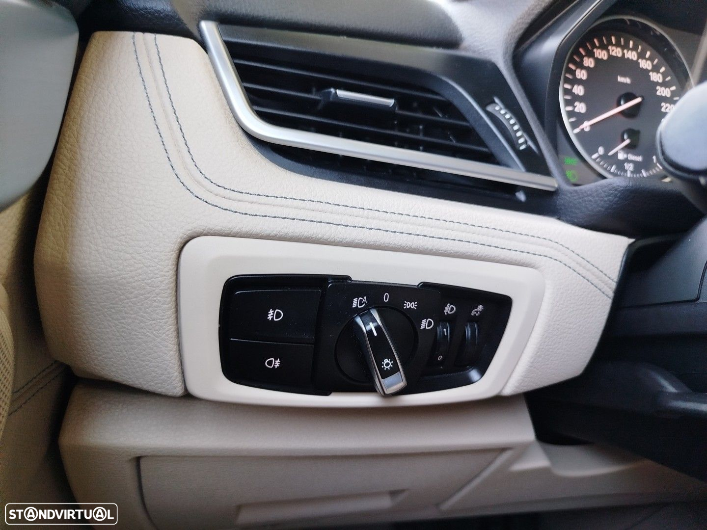 BMW 216 Active Tourer d Line Luxury Auto - 31