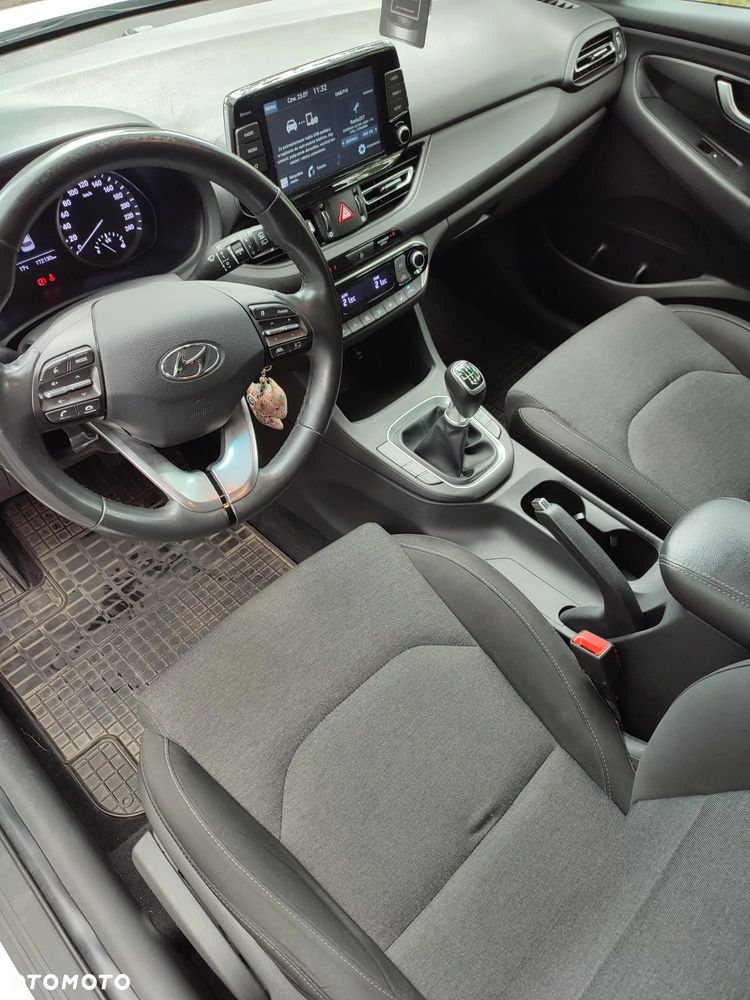 Hyundai i30 1.6 D Comfort - 8