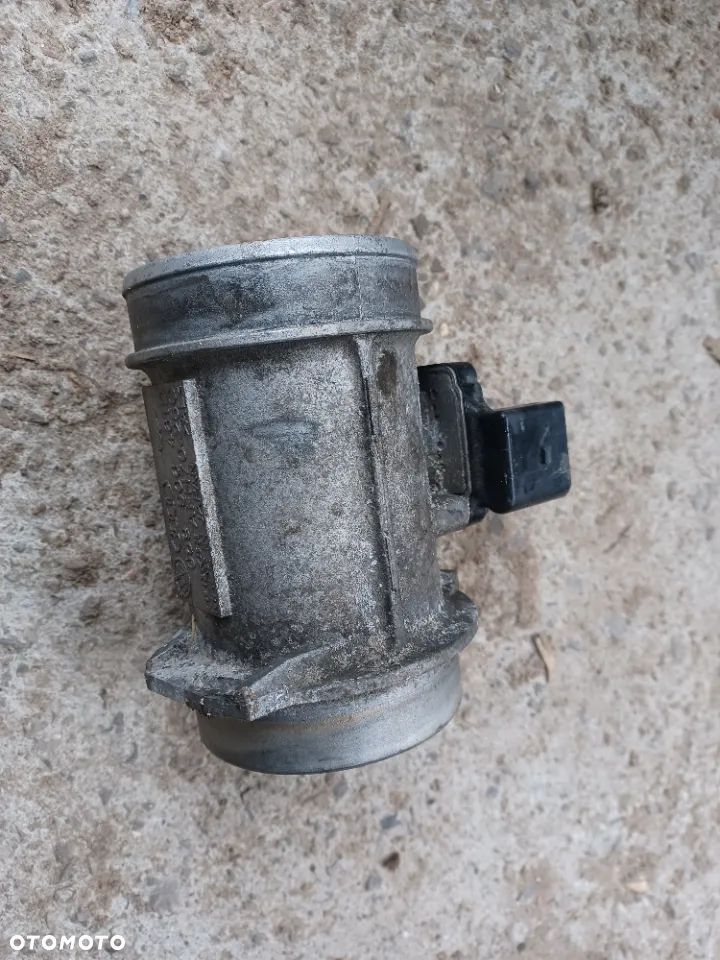 PRZEPŁYWOMIERZ 059906161 AUDI A4 A6 VW PASSAT 2.5 TDI 2.7 3.0 - 2