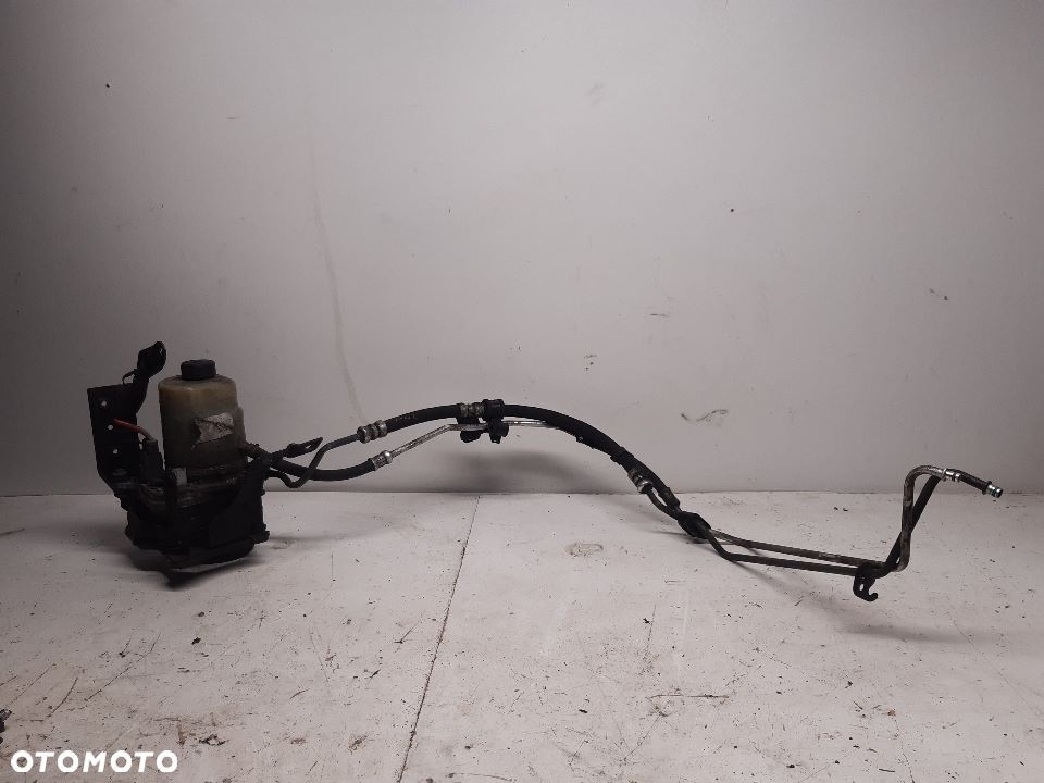 Pompa wspomagania Focus 4M513K154CC - 2