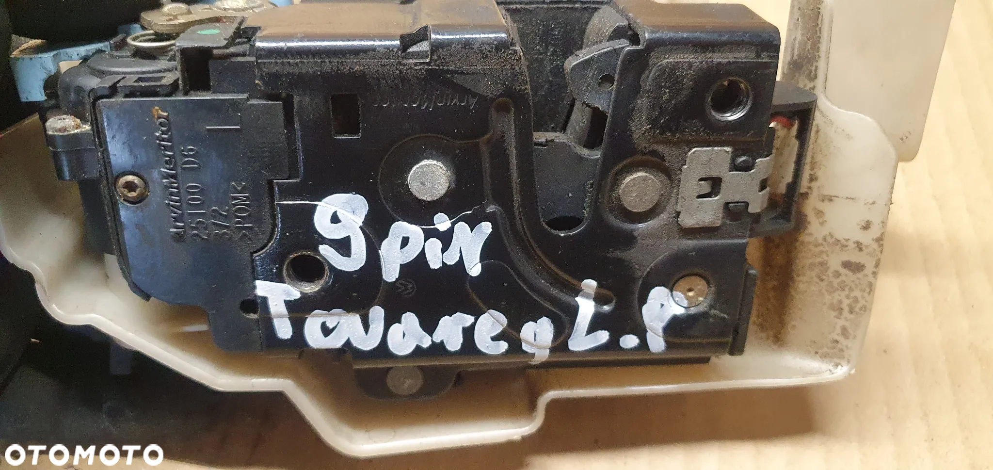 Zamek drzwi lewy przód 9 PIN VW Touareg 3D1837015 - 7