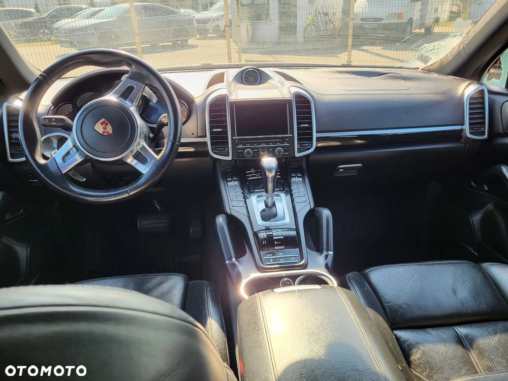 Porsche Cayenne Platinum Edition - 35