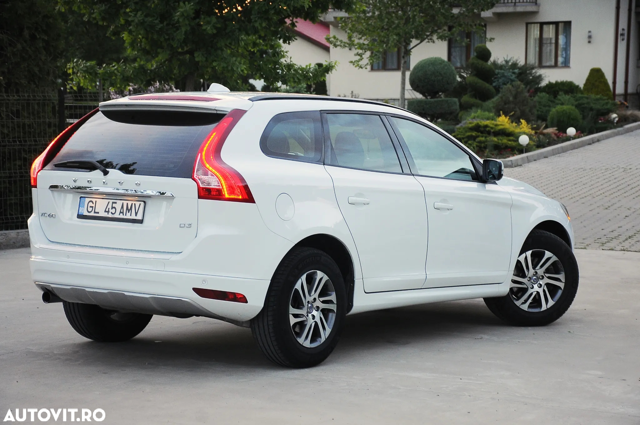 Volvo XC 60 D3 Kinetic - 3