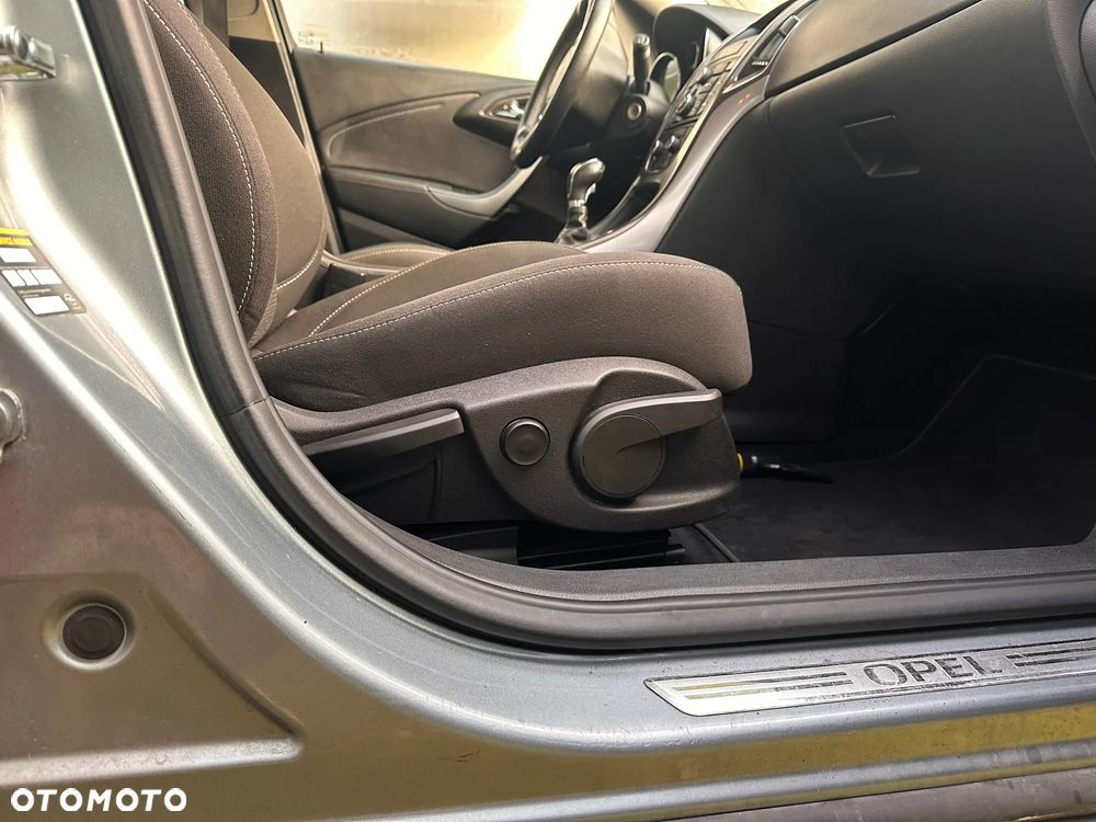 Opel Astra 1.6 Turbo Cosmo - 7