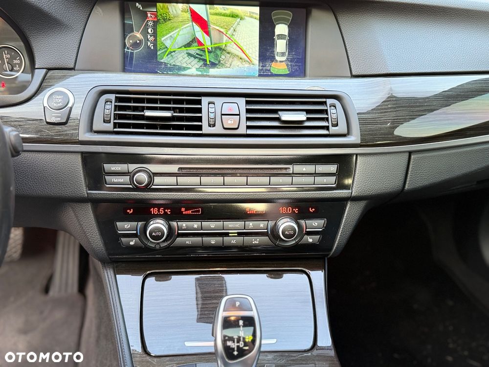 BMW Seria 5 535i Sport-Aut - 18
