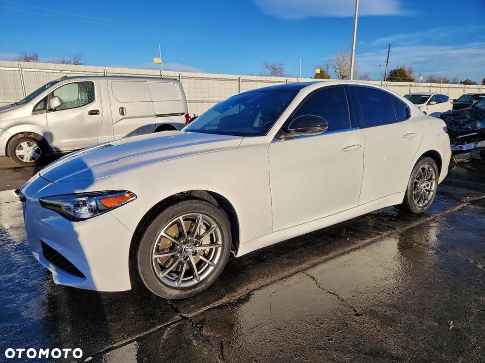 Alfa Romeo Giulia 2.0 Turbo 16V AT8-Q4 Ti - 2