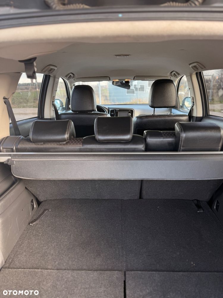 Mitsubishi Outlander 2.2 DID Intense + 4WD - 8