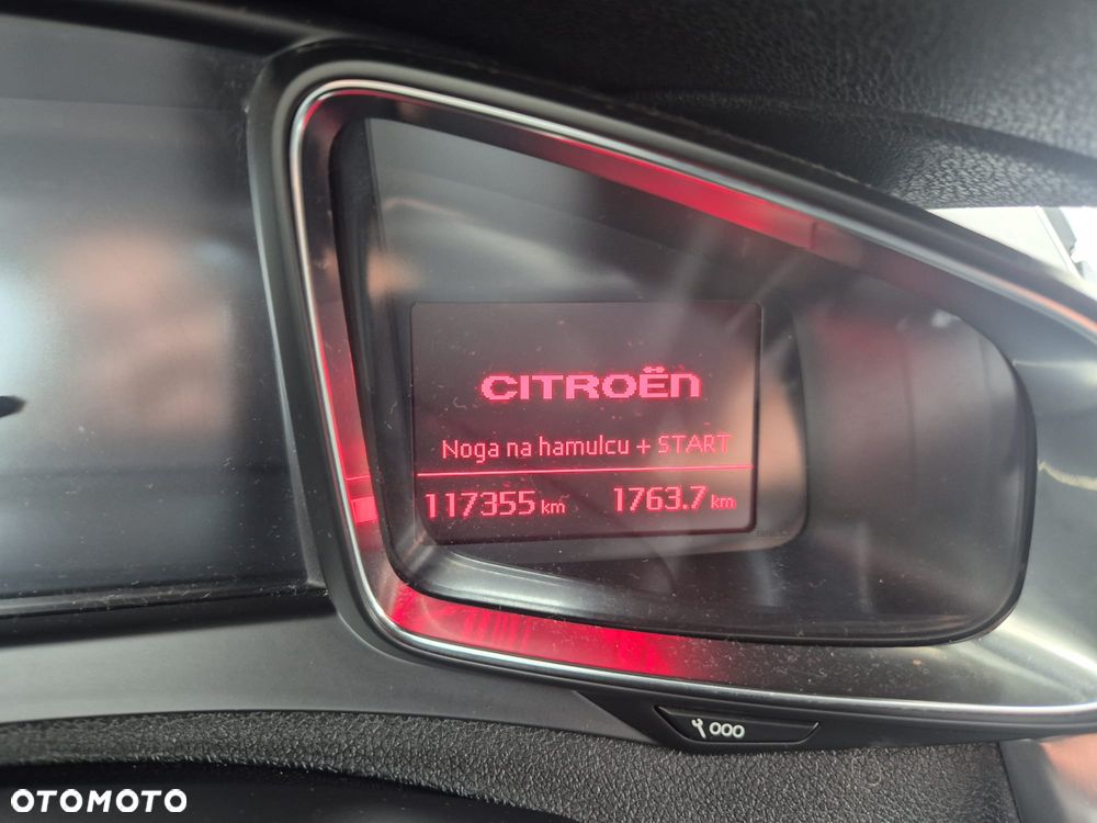 Citroën DS5 1.6 THP SoChic - 16