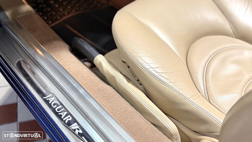 Jaguar XK - 20