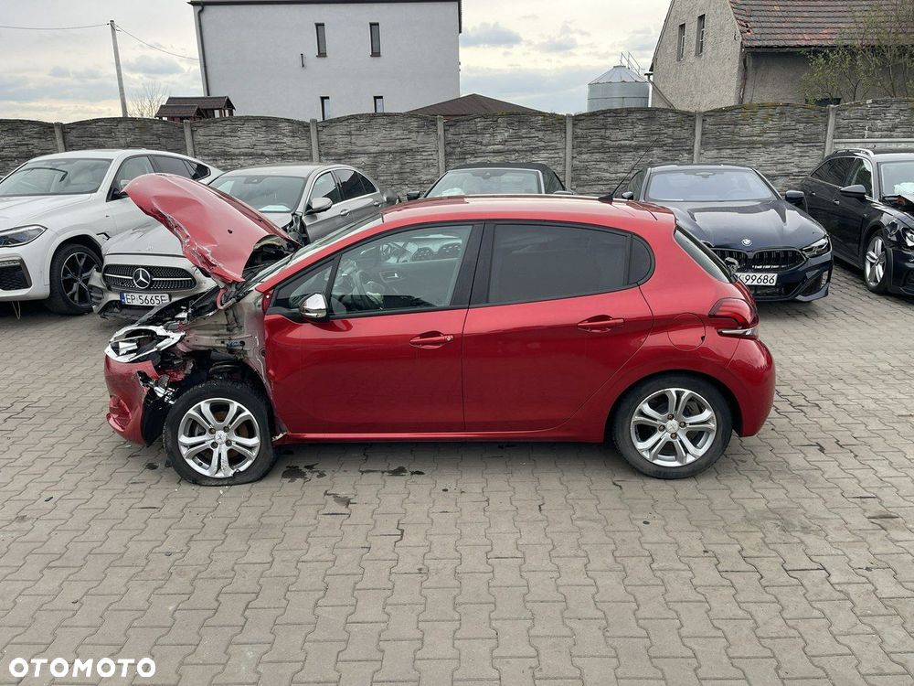 Peugeot 208 1.2 PureTech GPF Allure S&S - 3