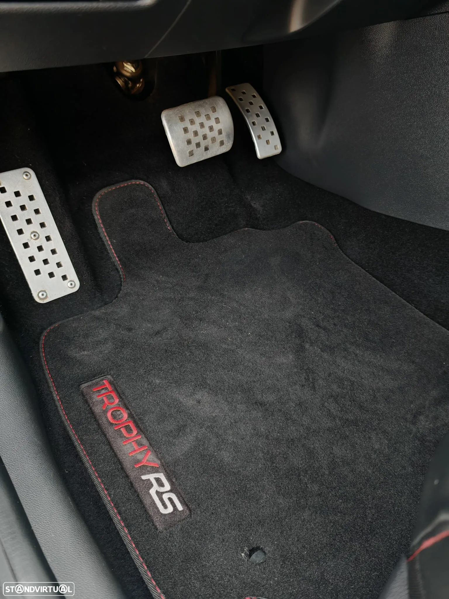 Renault Clio TCe 220 EDC R.S. Trophy - 17