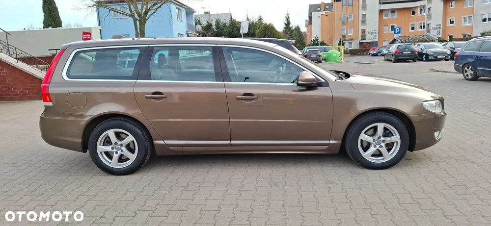 Volvo V70 D2 Momentum - 5