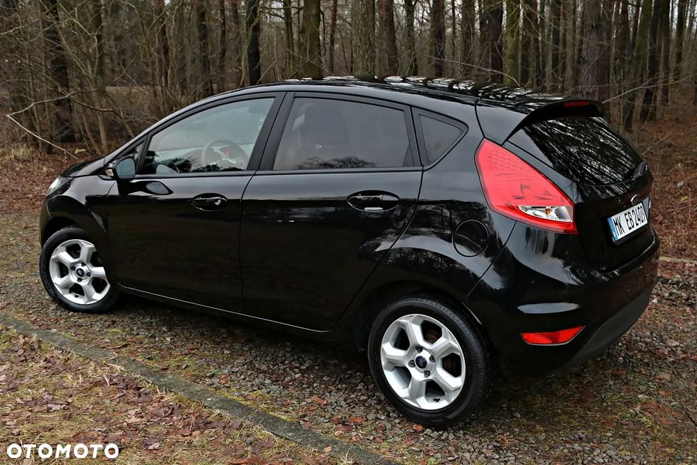 Ford Fiesta 1.25 Champions Edition - 28