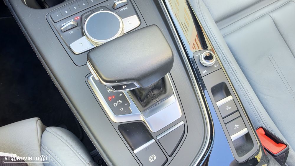 Audi A5 Cabrio 40 TDI S line S tronic - 39