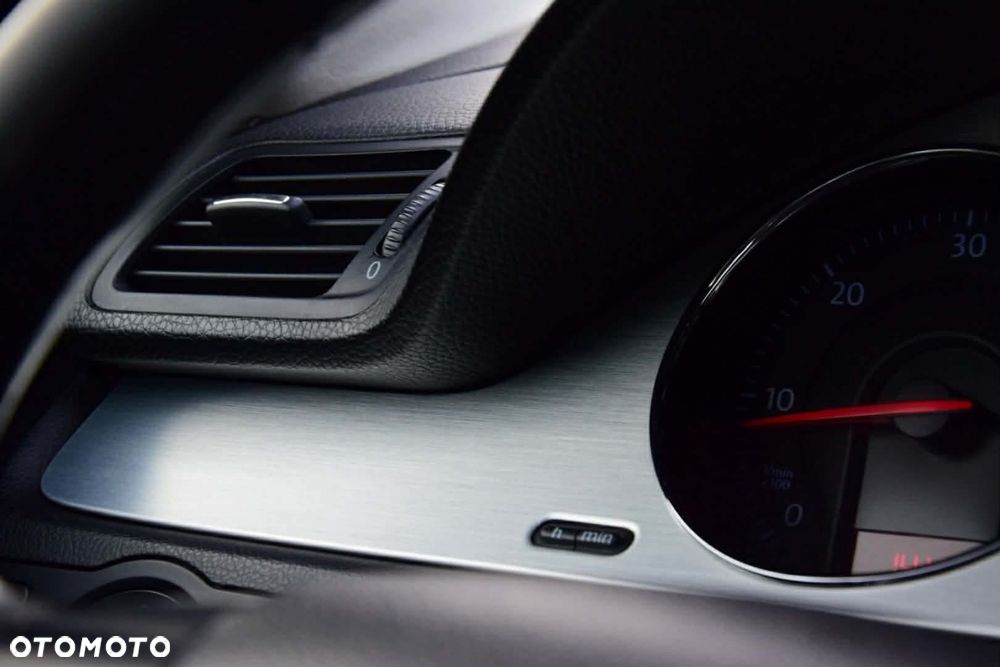 Volkswagen Passat 2.0 TDI Highline - 7