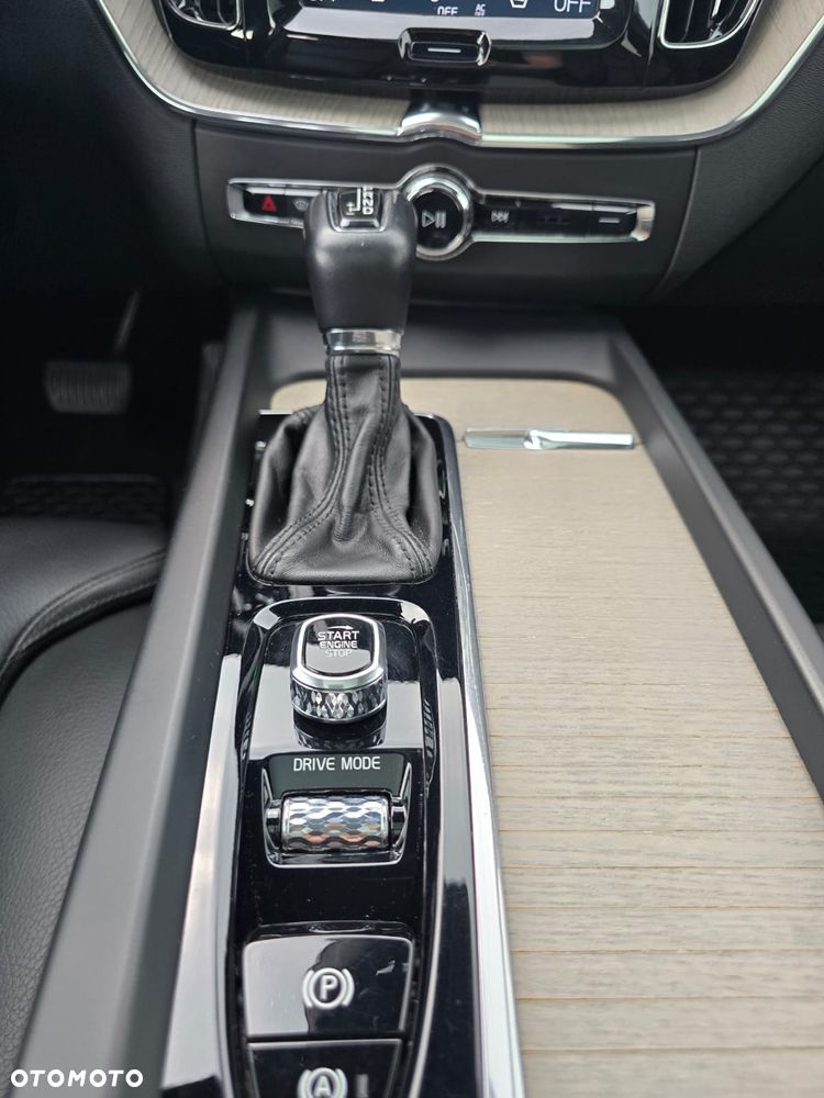 Volvo XC 60 D4 AWD Geartronic Inscription - 16