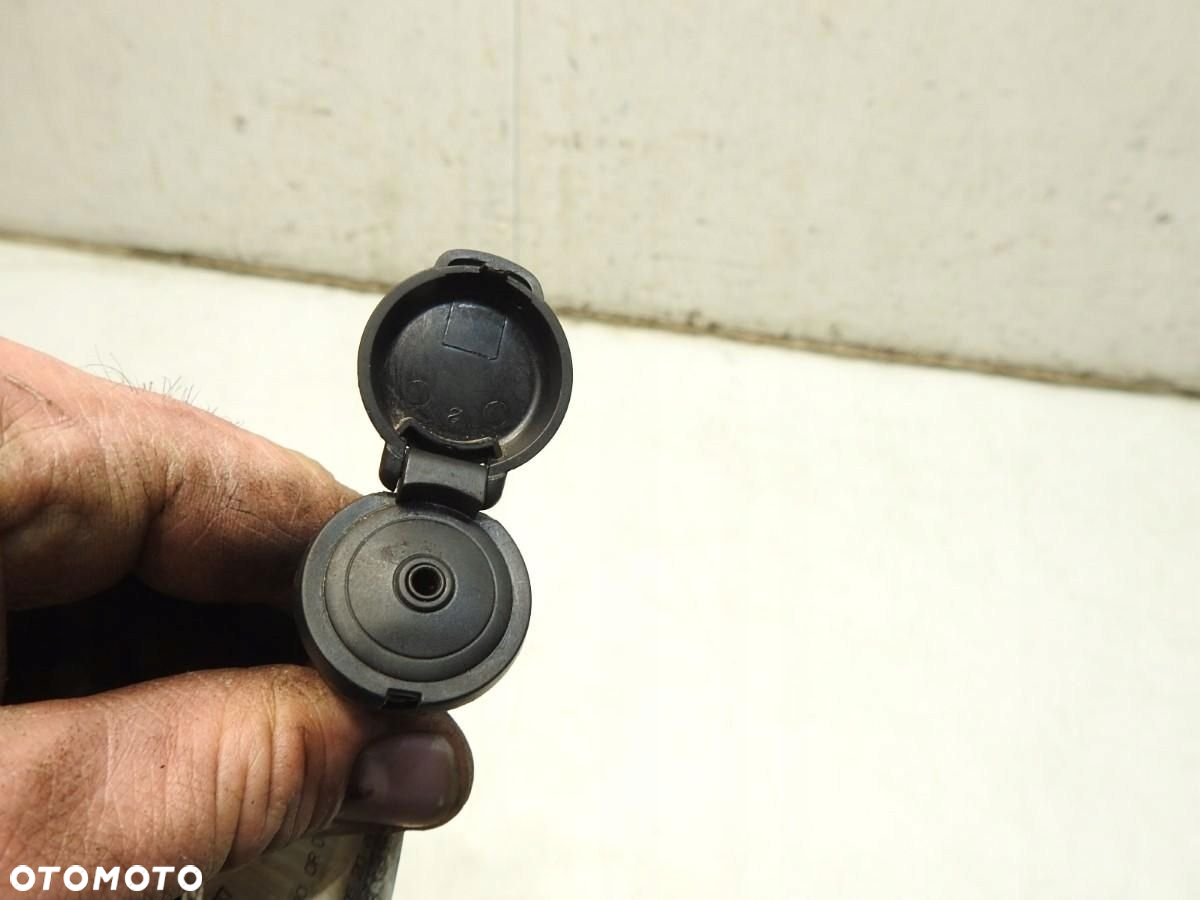 GNIAZDO AUX PEUGEOT 5008 I 9672477880 - 3