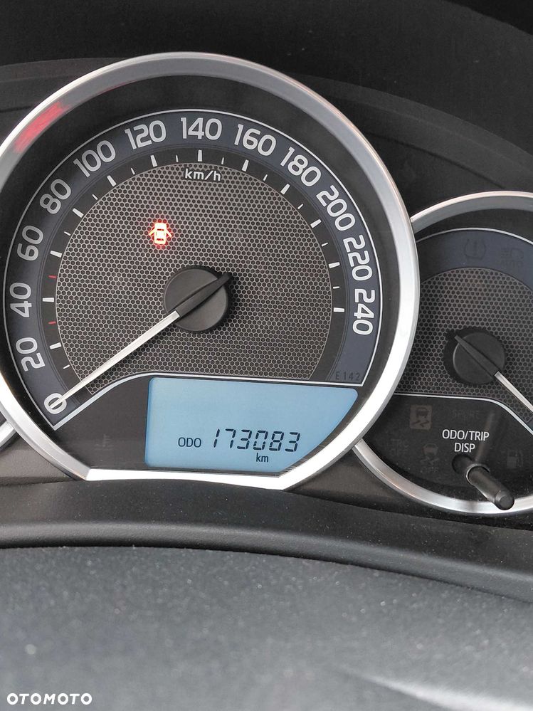 Toyota Auris 2015 photo 5