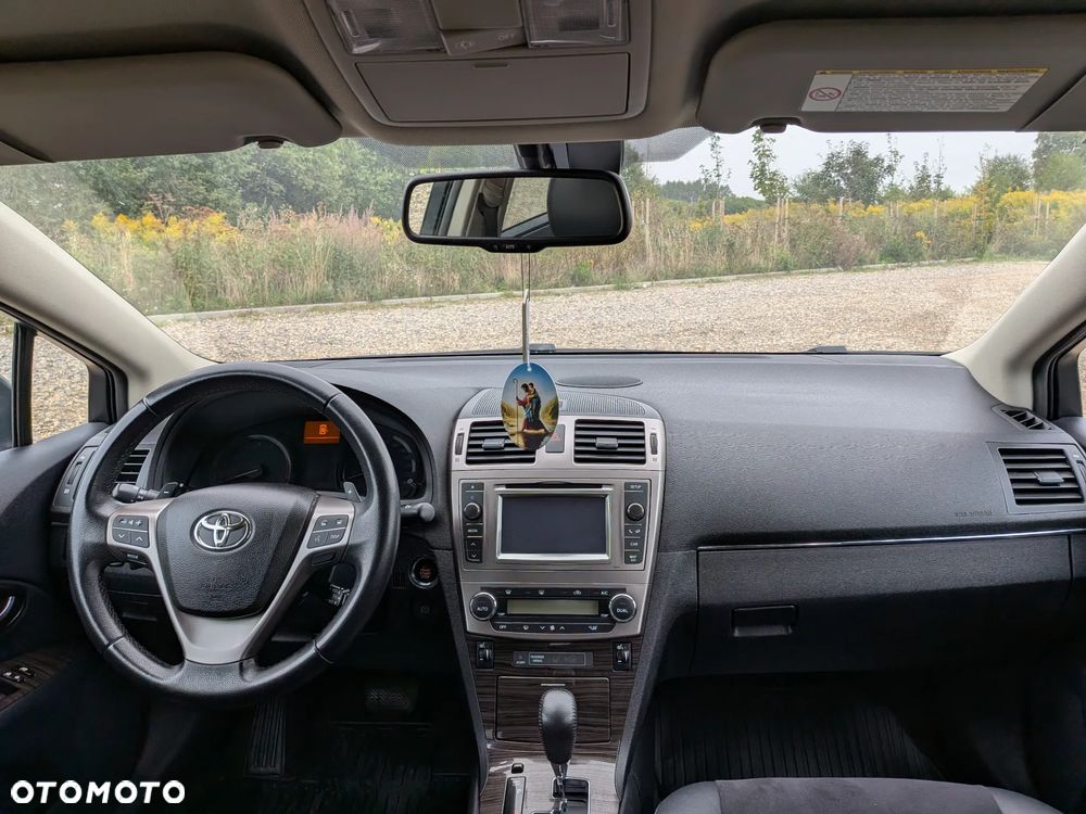 Toyota Avensis 1.8 Sol plus NAVI MS - 11