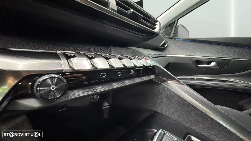 Peugeot 5008 1.5 BlueHDi Allure EAT8 - 17