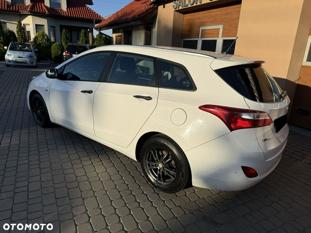 Hyundai i30 1.4 Classic + - 10