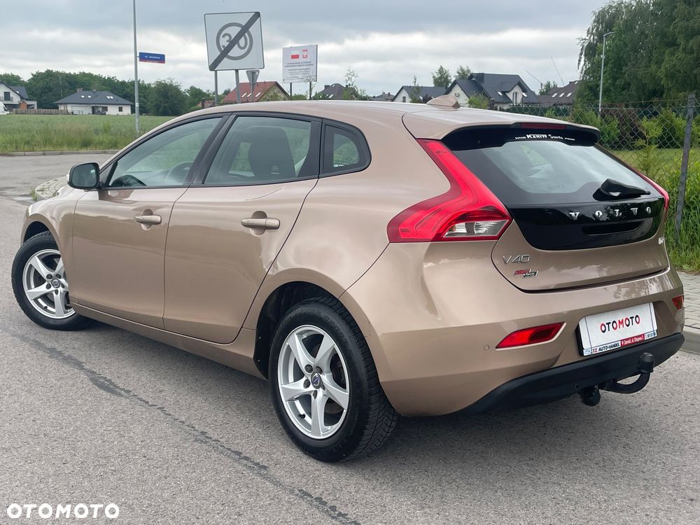 Volvo V40 D2 Momentum - 4