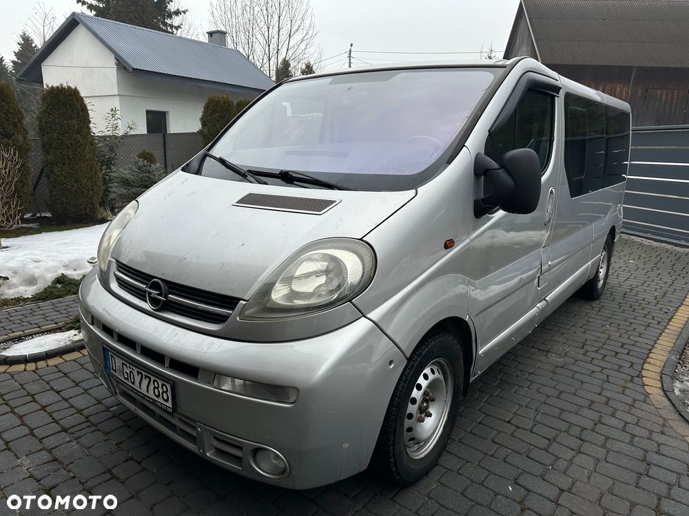 Opel Vivaro - 1