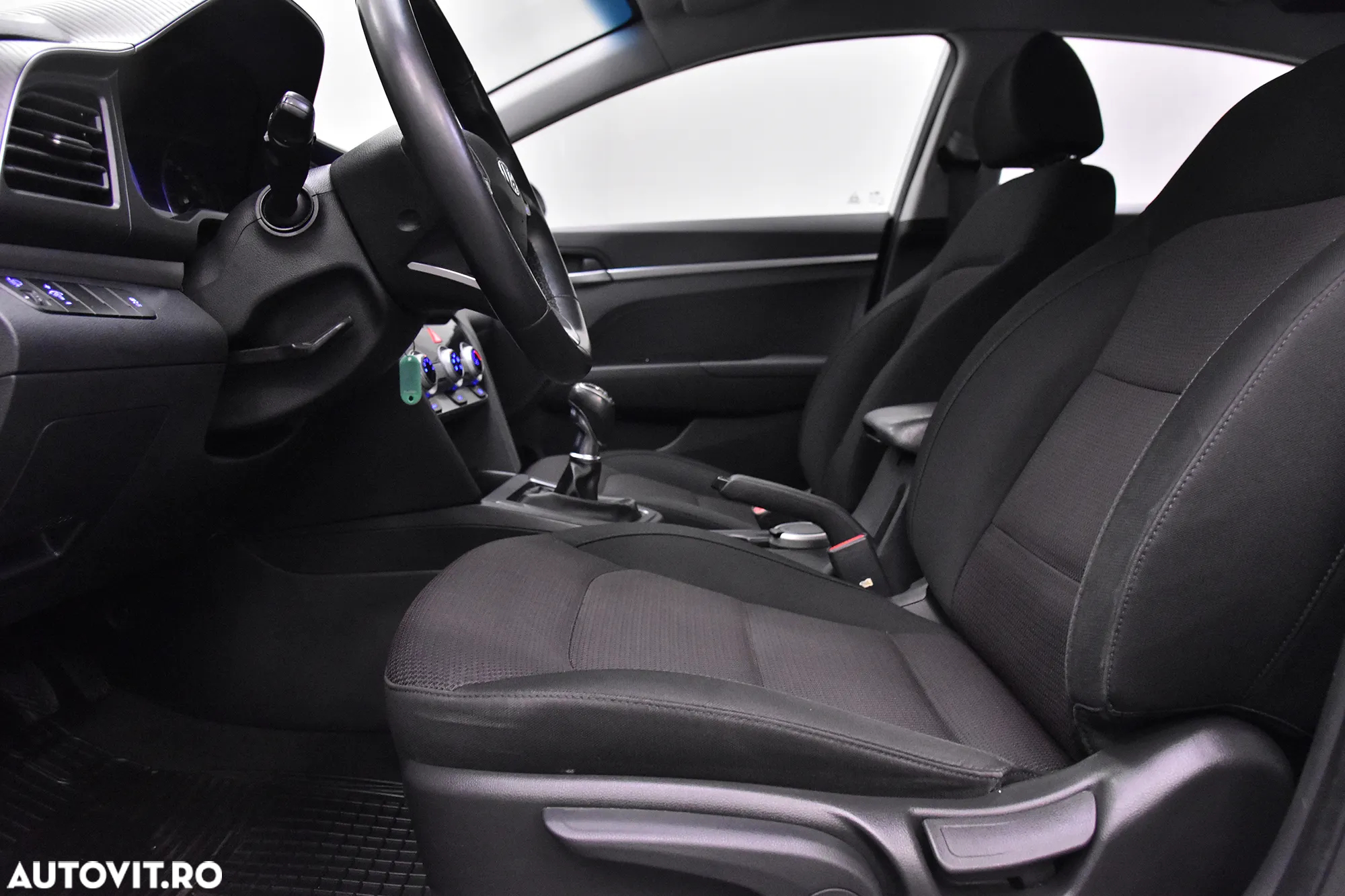 Hyundai Elantra - 18