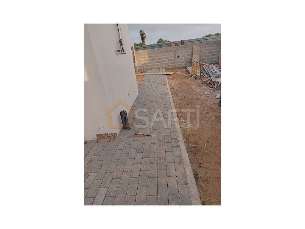 Moradia T3 em construção com piscina e garagem, em Marinhais, Salva... - Grande imagem: 5/18