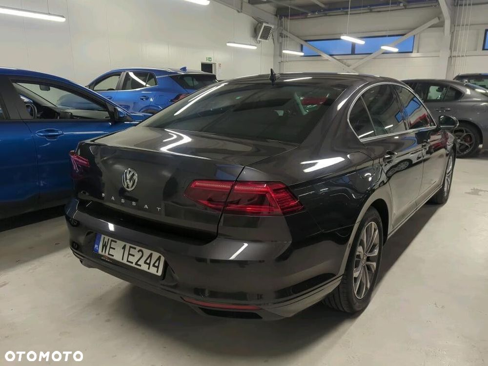 Volkswagen Passat 2.0 TSI Business DSG - 2