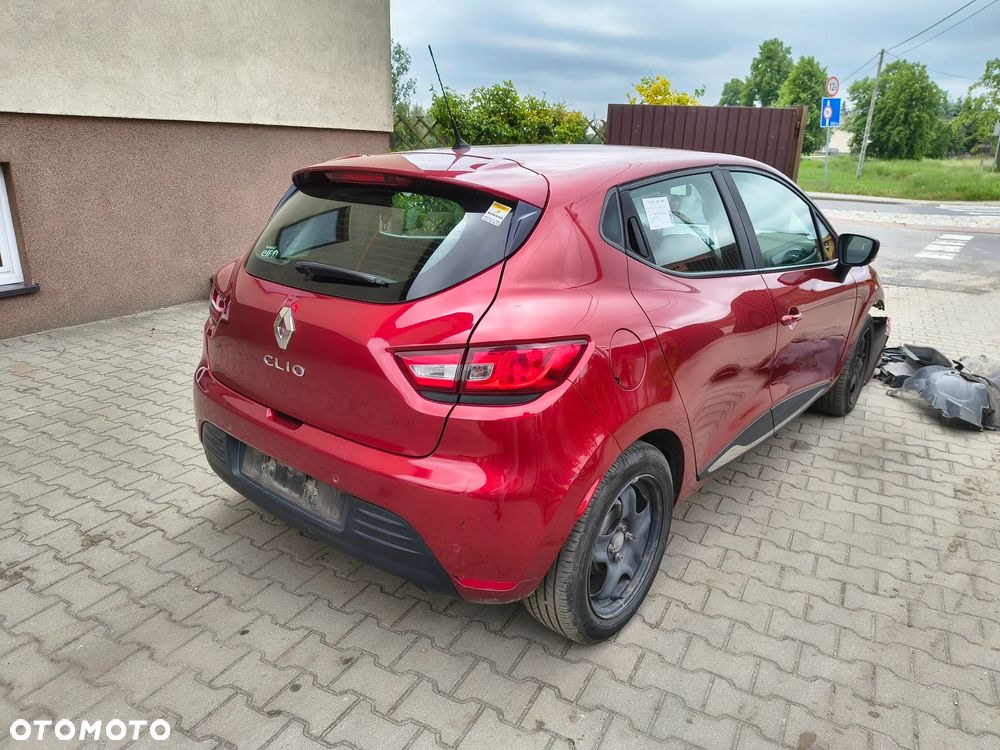 Renault Clio - 8