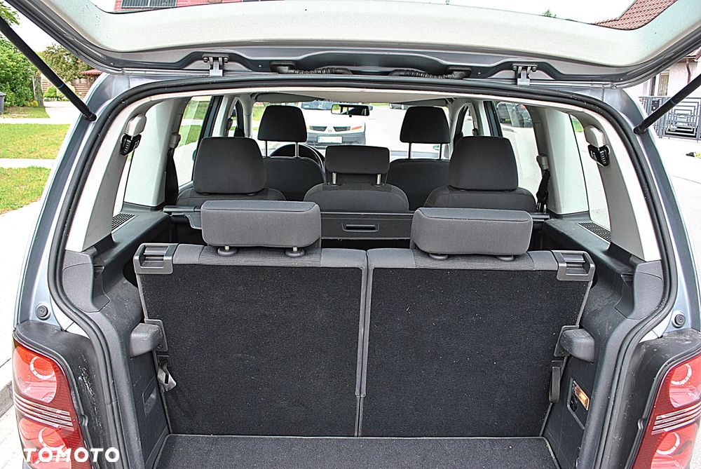 Volkswagen Touran 1.4 TSI United - 13