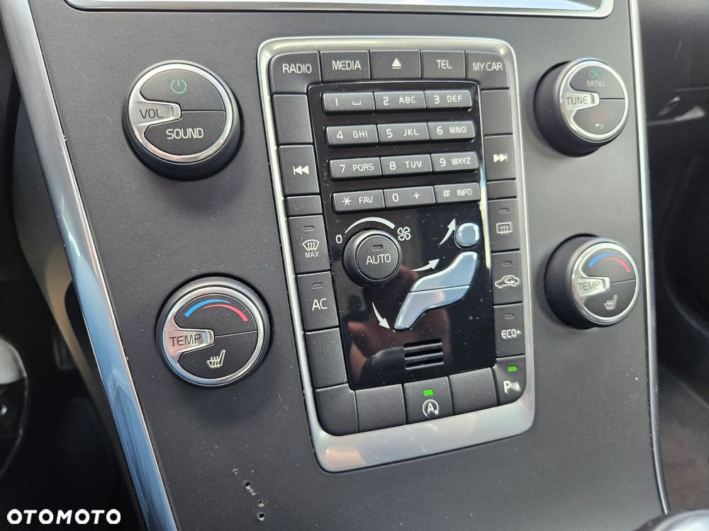 Volvo XC 60 D4 Drive-E Momentum - 20