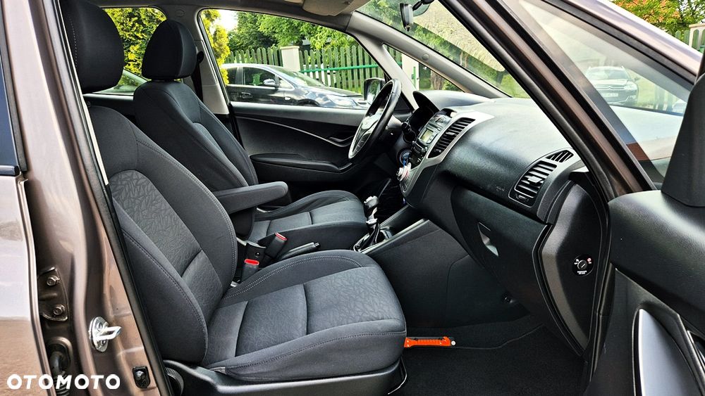 Hyundai ix20 1.4 Premium blue - 37
