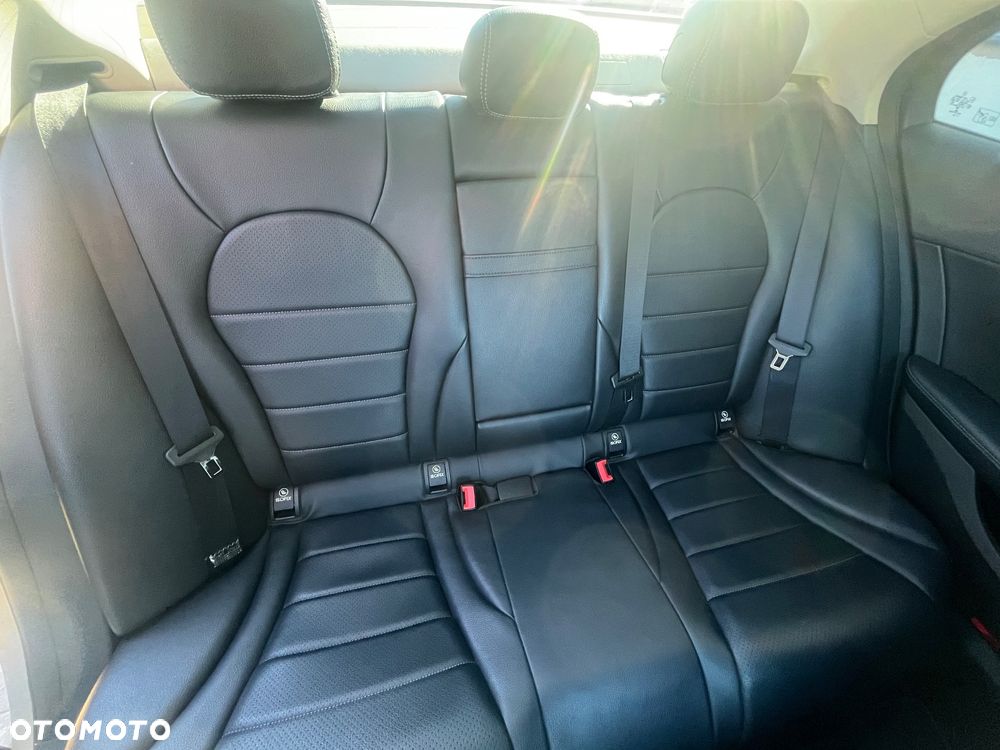 Mercedes-Benz Klasa C 300 7G-TRONIC - 30