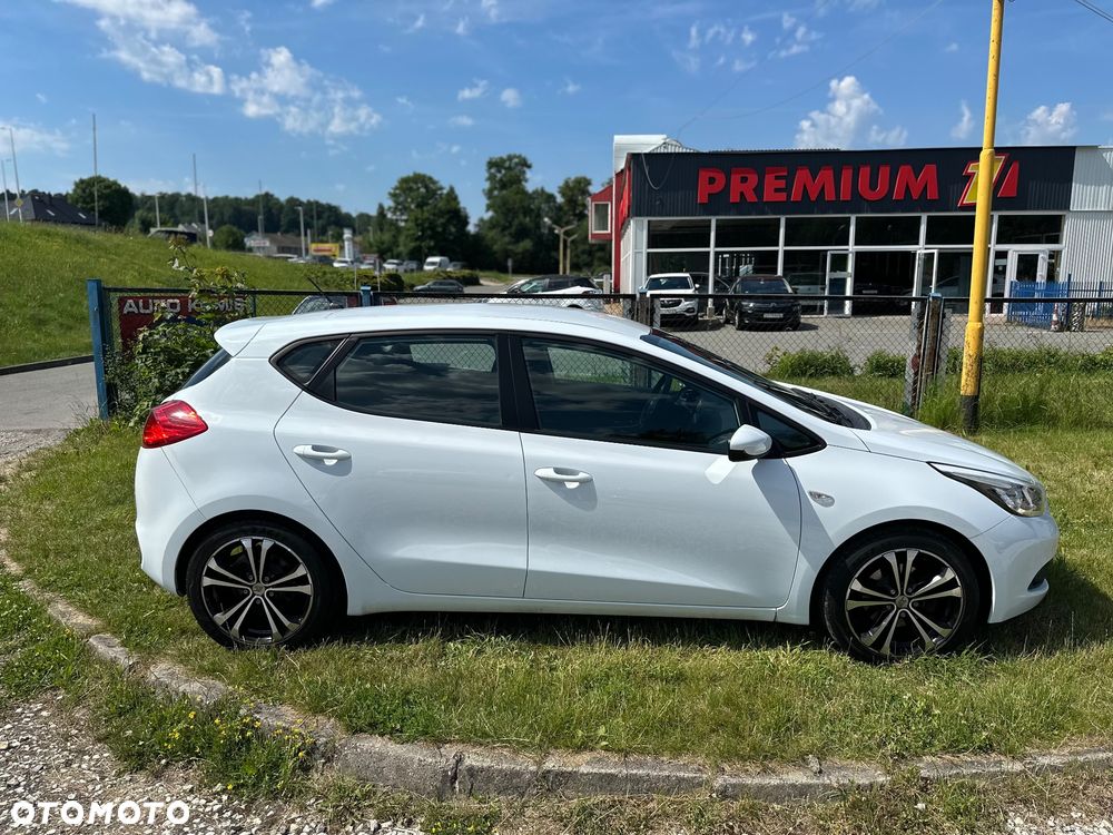 Kia Ceed - 10