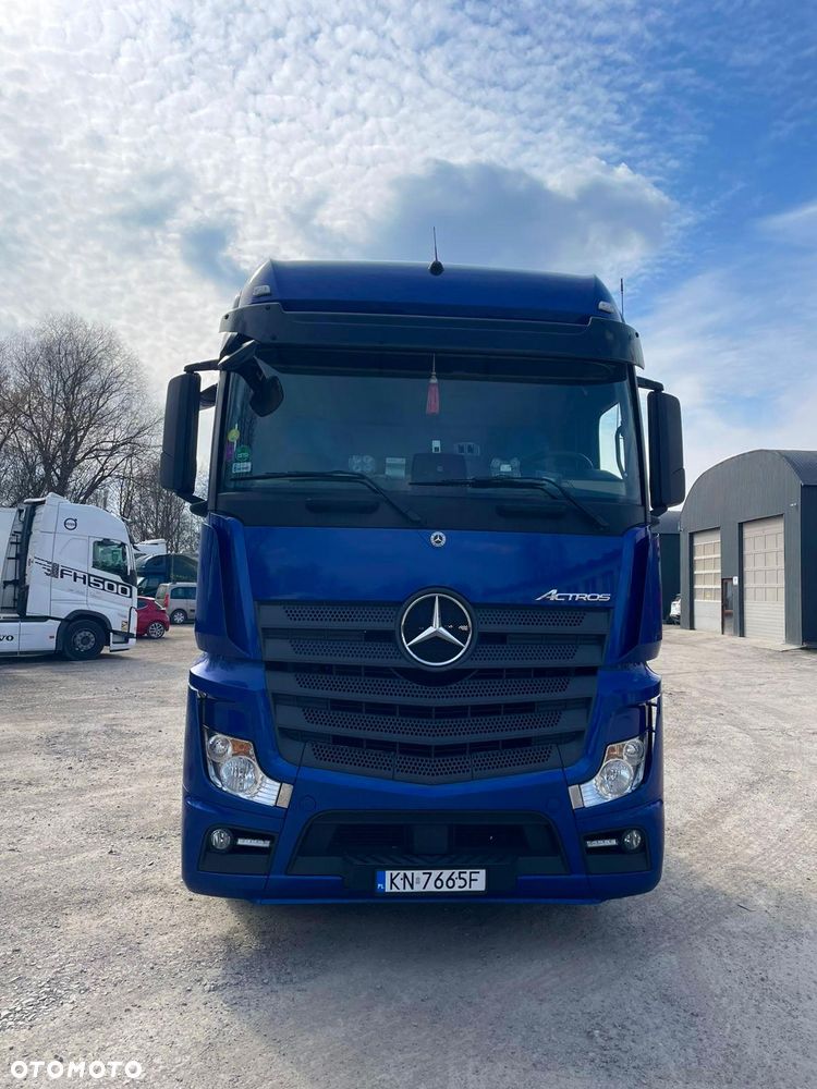 Mercedes-Benz Actros MP4 - 7