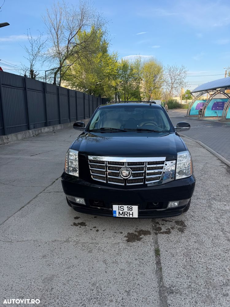 Cadillac Escalade - 2
